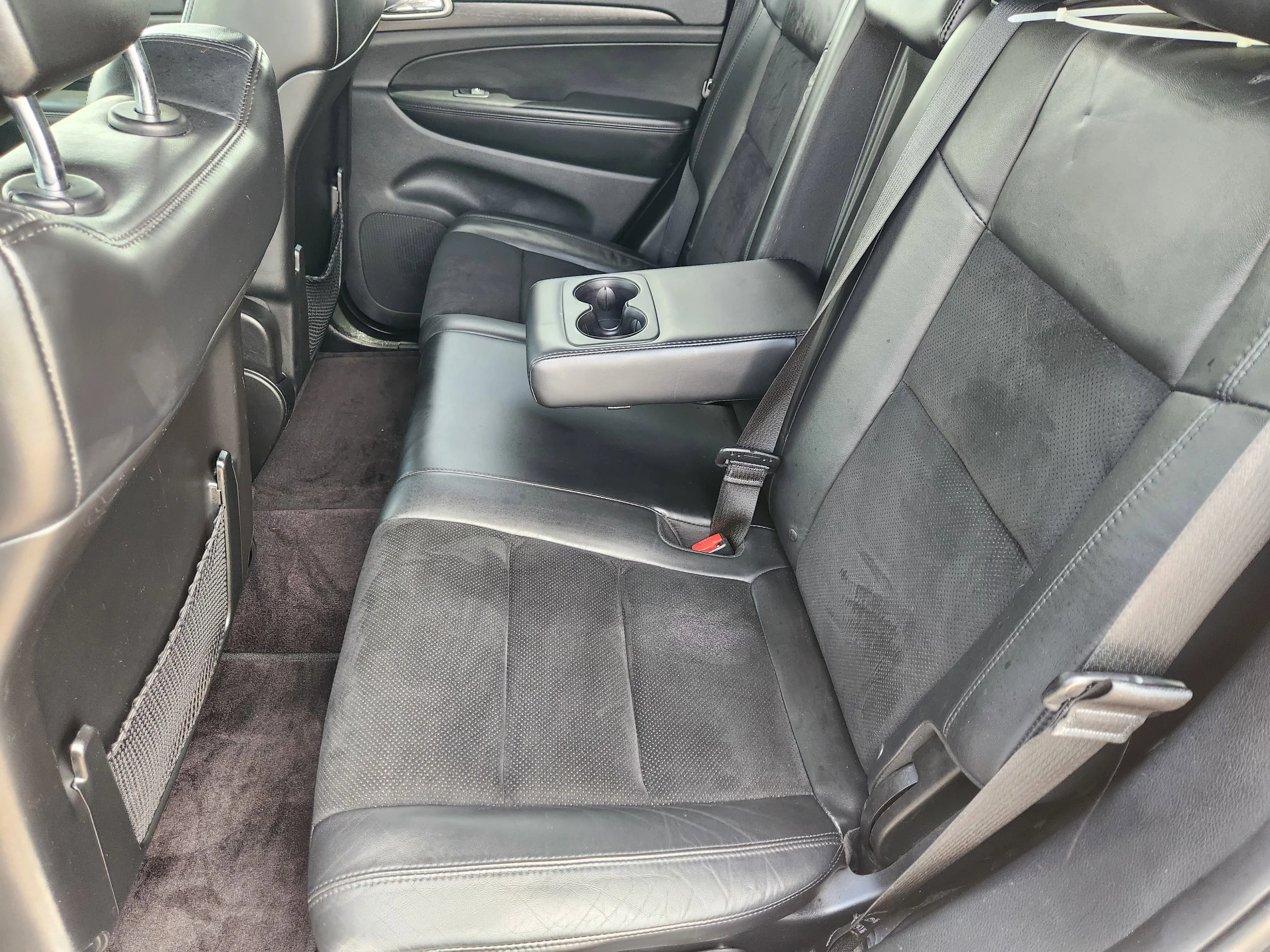 Used 2018 Granite Crystal Metallic Clearcoat Jeep Altitude image 28
