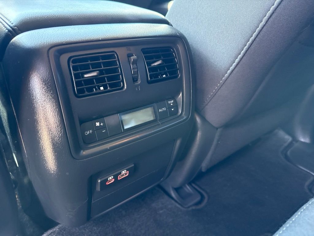 Used 2020 Gray Nissan S image 21