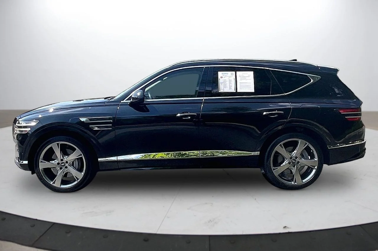 Certified Used 2023 Black Genesis 3.5T image 5