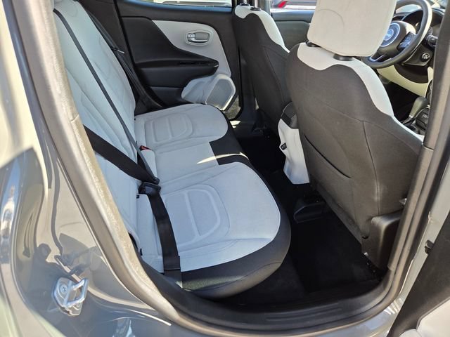 2022 Jeep Renegade Latitude - Photo 14
