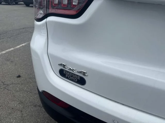Used 2024 White Jeep Limited image 5