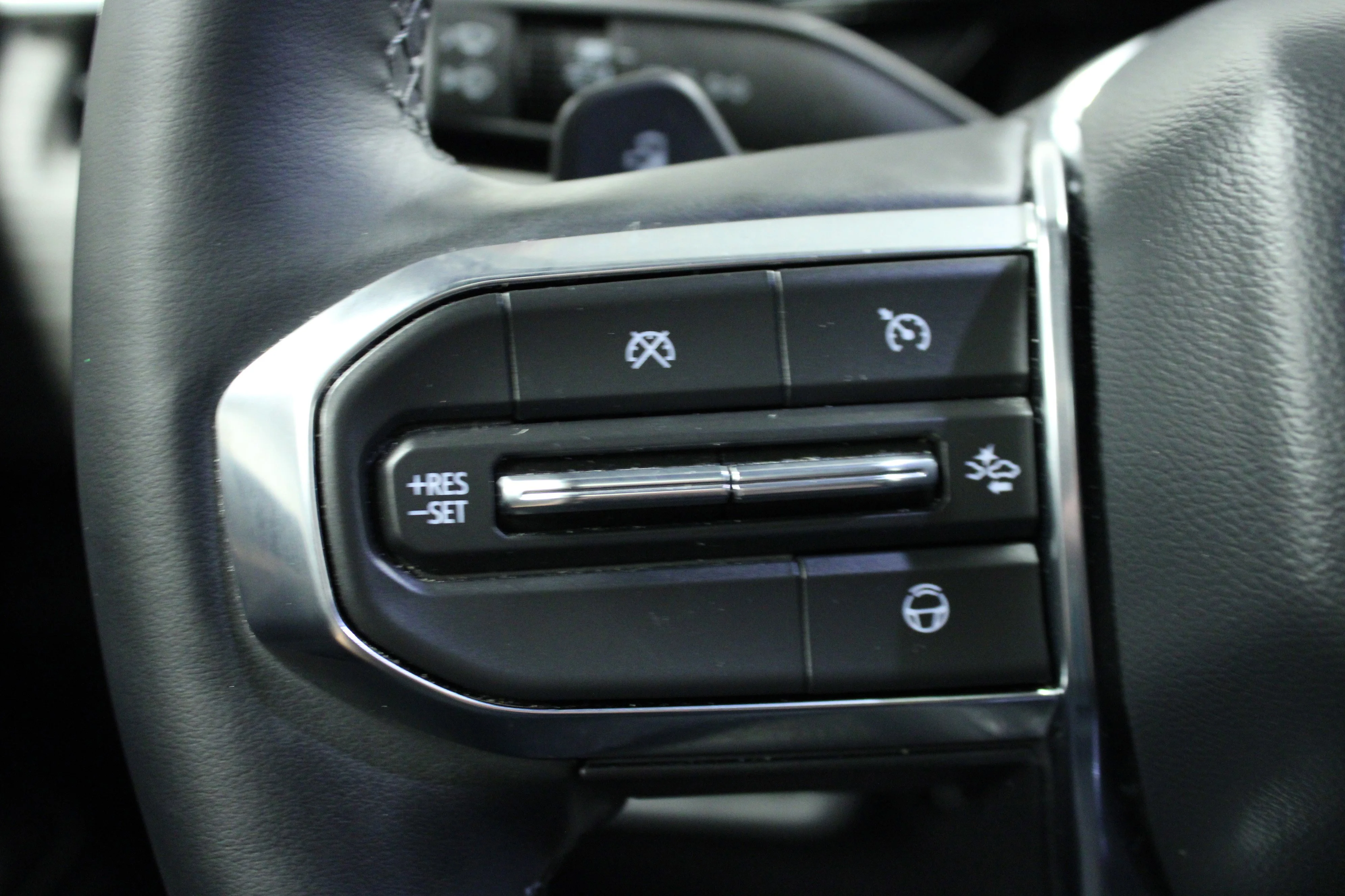 Used 2025 Dark Ember Tintcoat GMC Extended Range Denali image 20