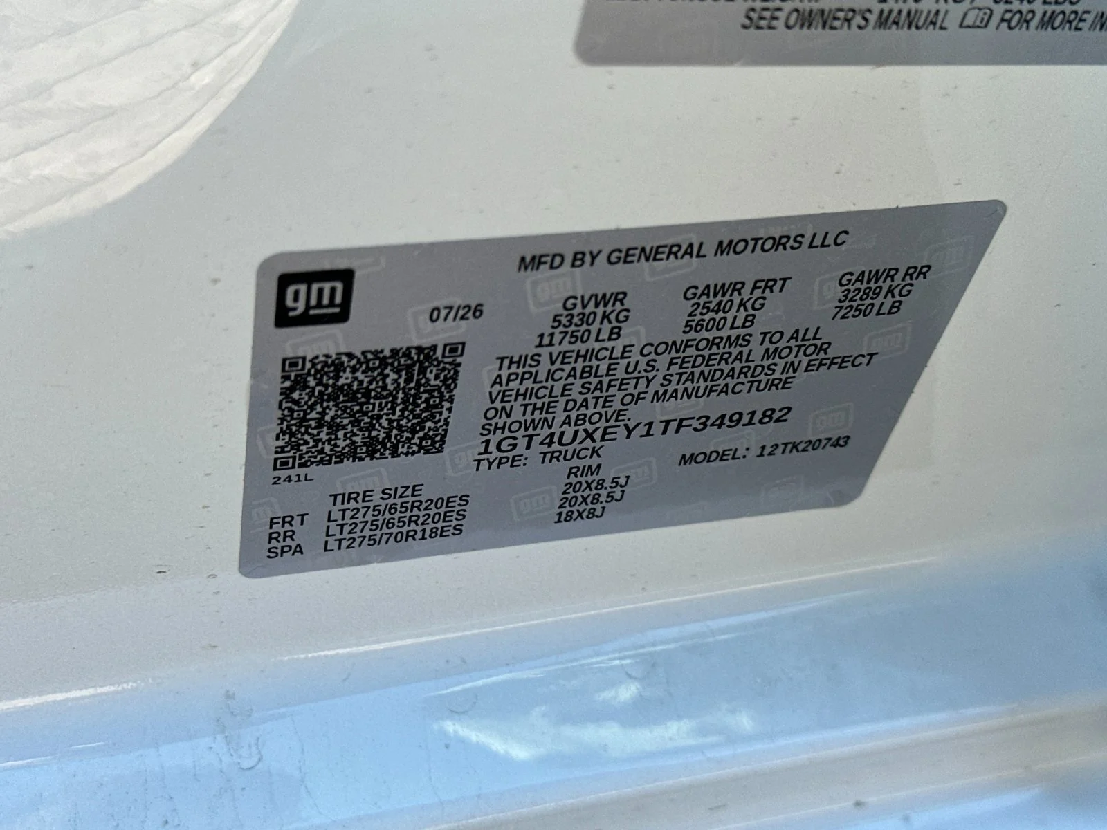 New 2026 Glacier White Tricoat GMC Denali Ultimate image 25
