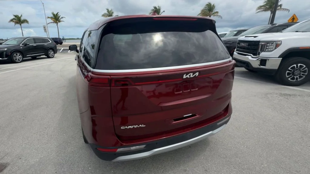Used 2024 Red Kia LX image 6