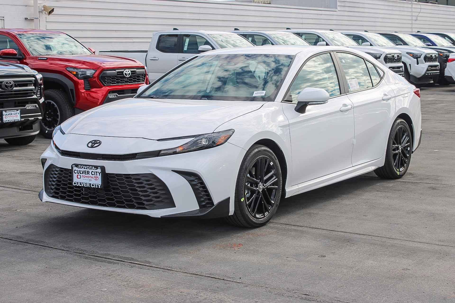 New 2026 Ice Cap Toyota  SE image 3