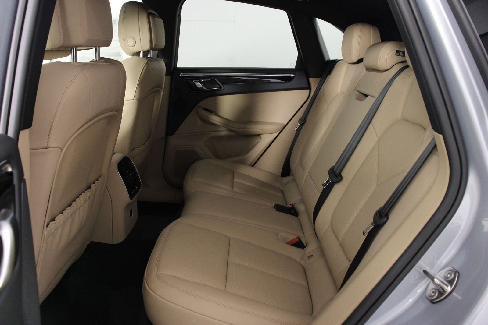 2026 Porsche Macan Base - Photo 18