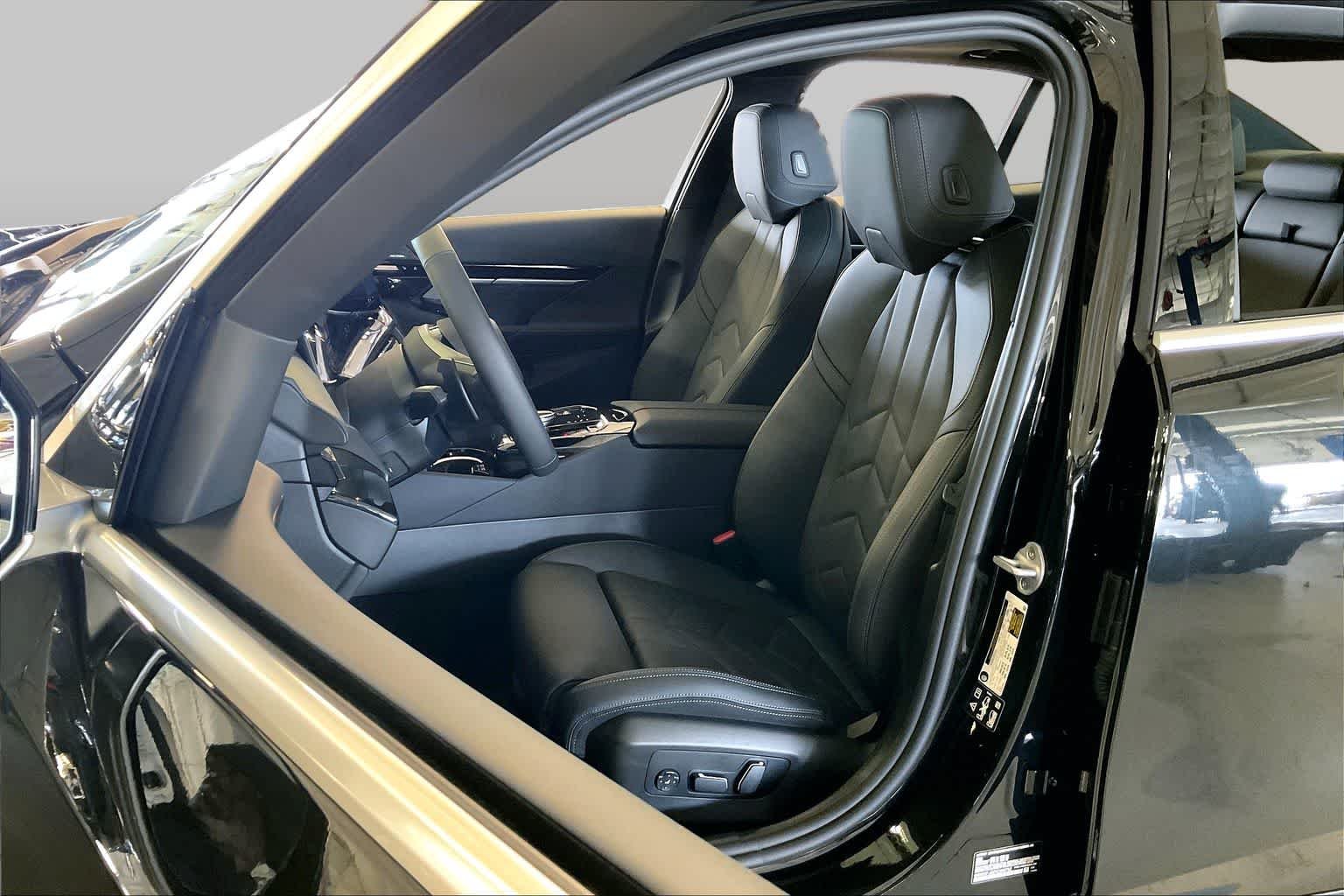 New 2026 Black Sapphire Metallic BMW 530i xDrive image 9