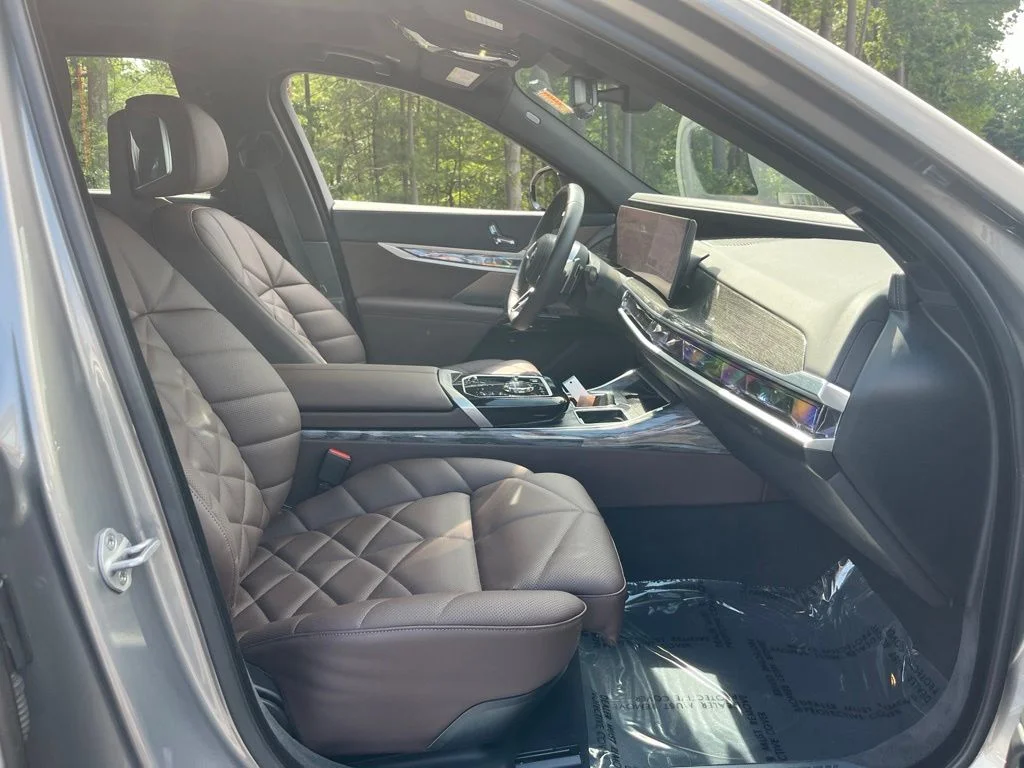 Used 2026 Oxide Grey Met BMW 740i xDrive image 21