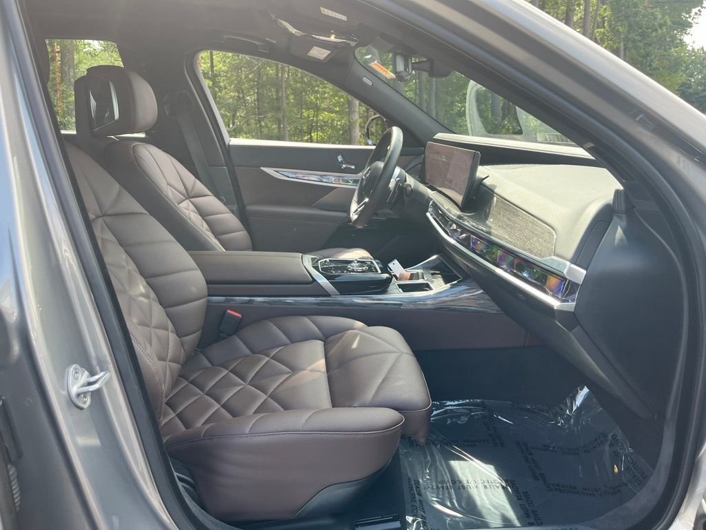 Used 2026 Oxide Grey Met BMW 740i xDrive image 21