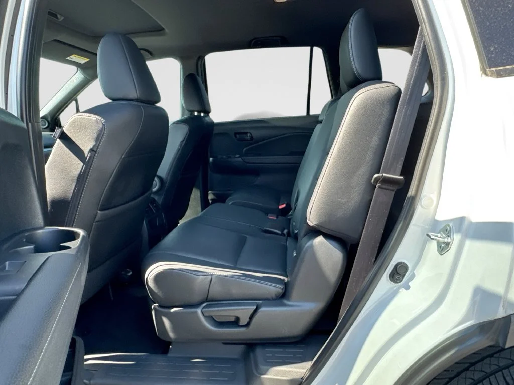 Used 2022 White Honda EX-L image 22
