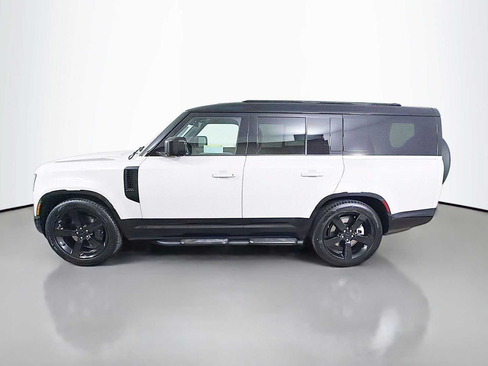 New 2026 Borasco Grey Land Rover X-Dynamic SE image 2