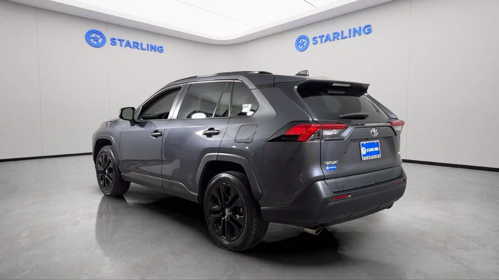 2020 Toyota RAV4 XLE Premium - Photo 6