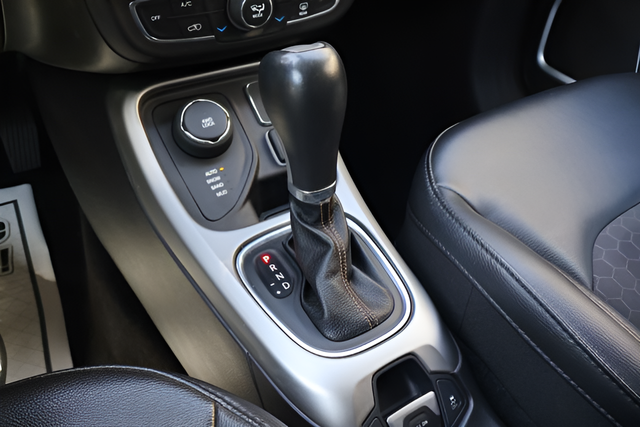 Used 2019 Blue Jeep Latitude image 22