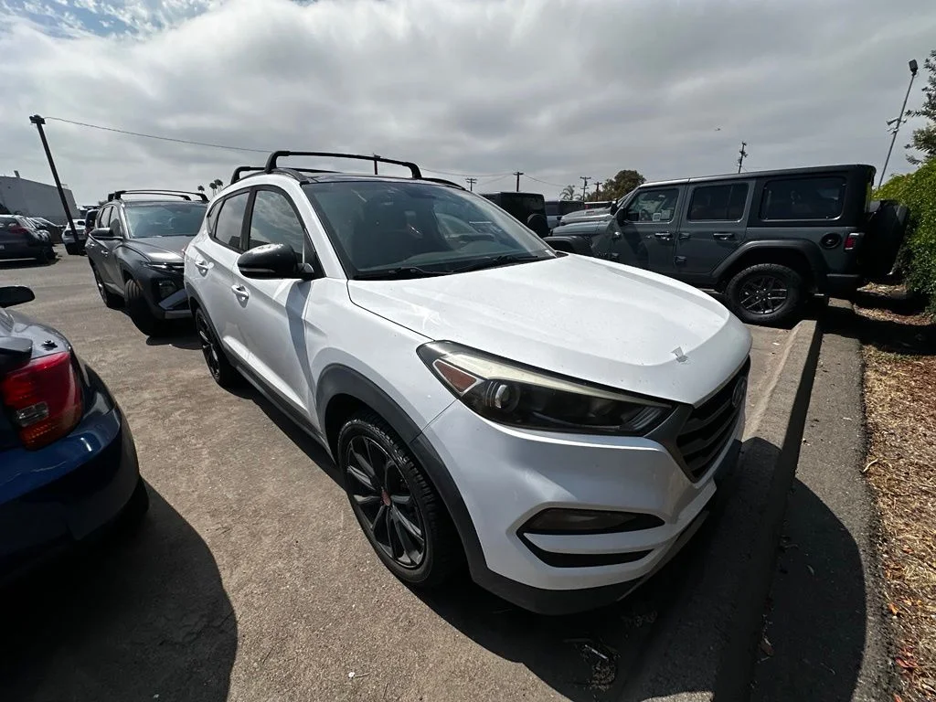 Used 2017 White Hyundai Night image 10