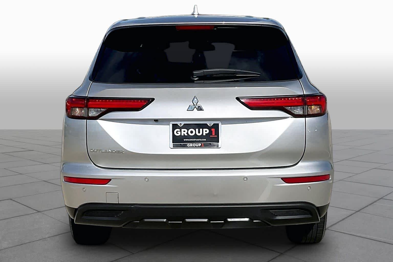 Used 2023 Alloy Silver Metallic Mitsubishi ES image 9