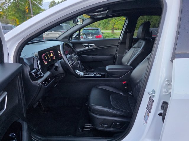 Used 2023 White Pearl Kia X-Line image 17
