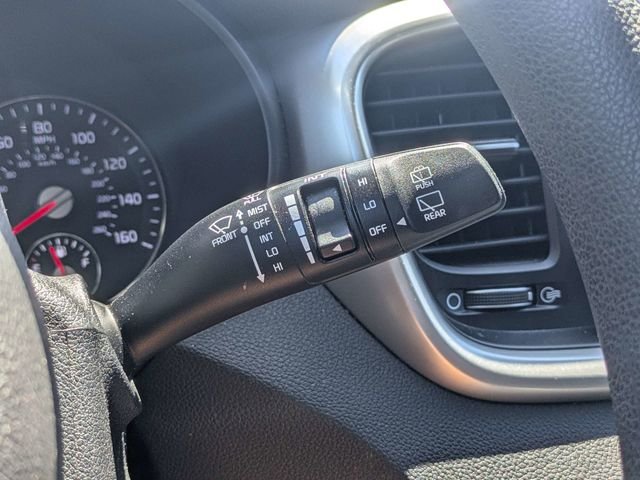 Used 2018 White Kia LX image 27