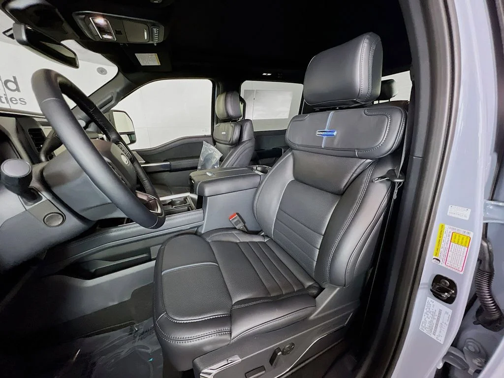 New 2026 Glacier Gray Metallic Tri-Coat Ford Platinum image 25