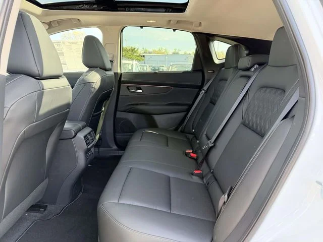New 2026 Everest White Pearl TriCoat Nissan Platinum image 13