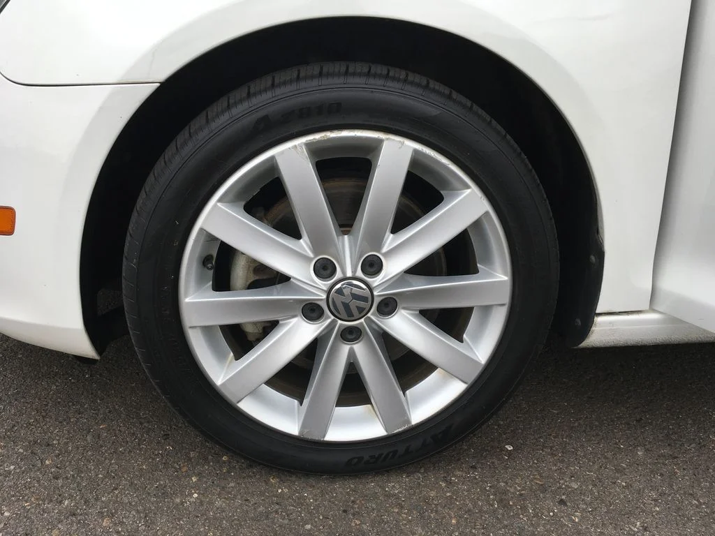 Used 2013  Volkswagen 2.0L TDI image 37