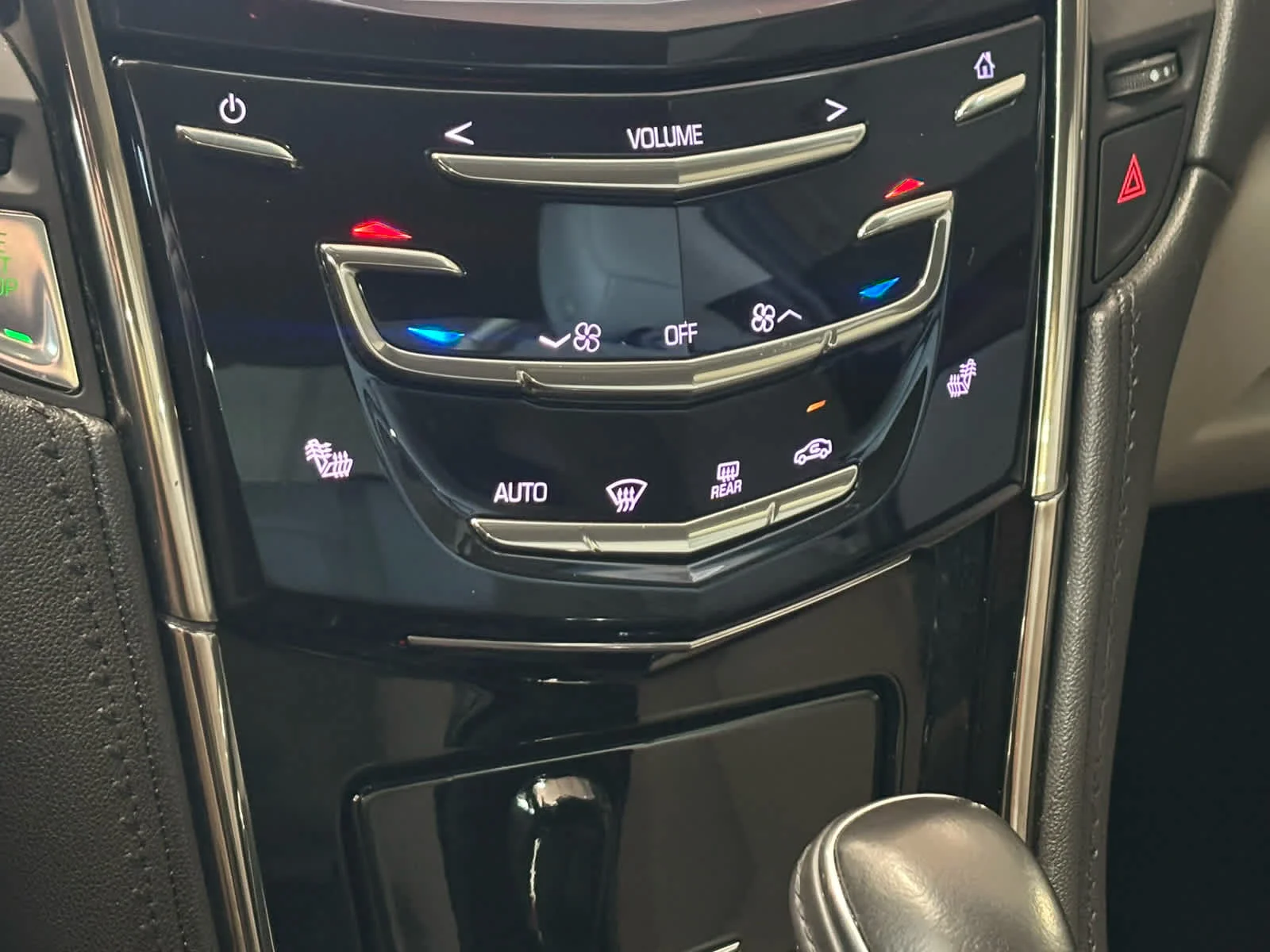 Used 2018 RED OBSESSION TINTCOAT Cadillac Luxury RWD image 21