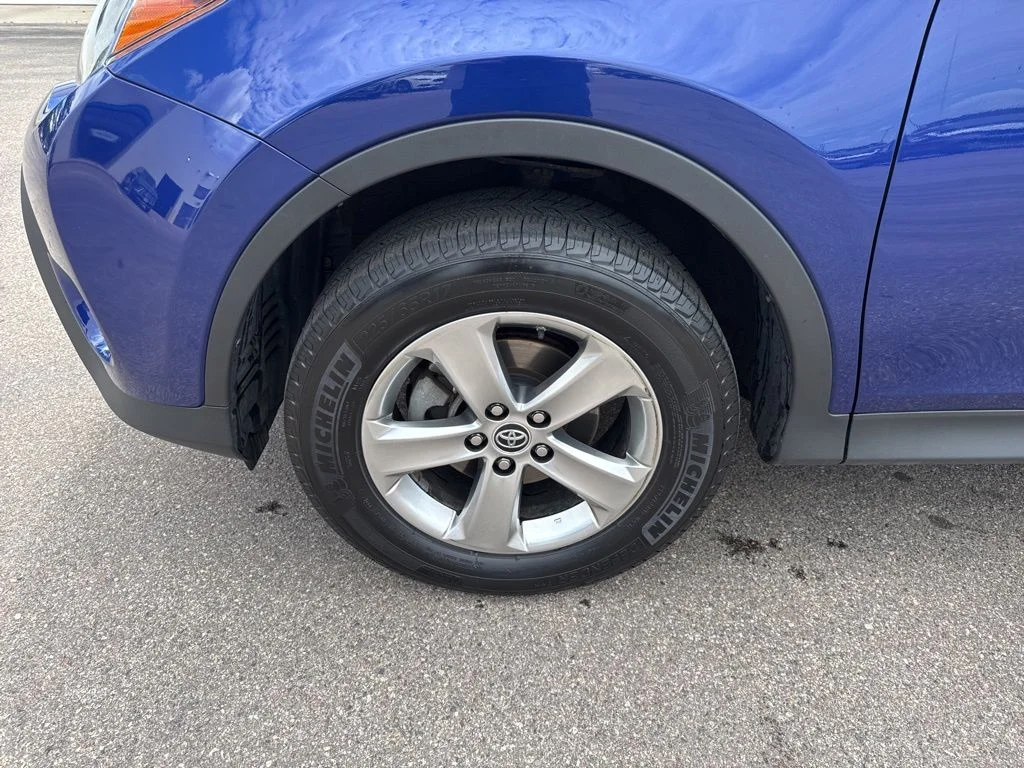 Used 2015 Blue Crush Metallic Toyota XLE image 11