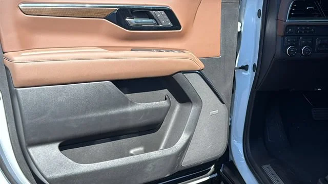 2026 Chevrolet Suburban High Country - Photo 23