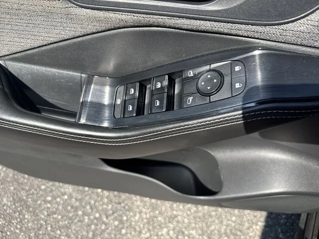 Used 2021 Black Nissan S image 26