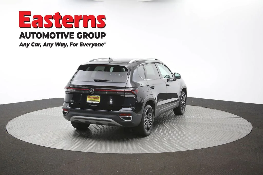 Used 2025 Black Volkswagen 1.5T SE image 38