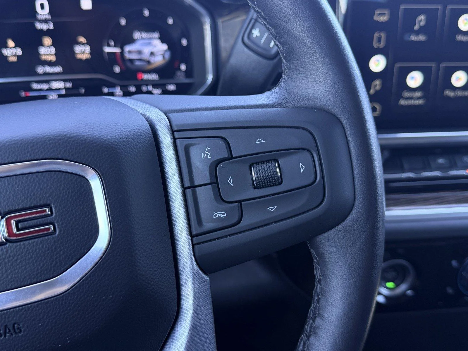 Used 2022 Summit White GMC SLE image 21