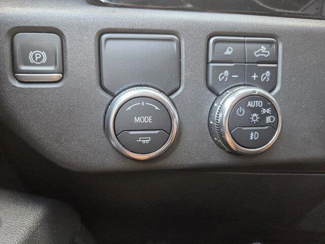 Used 2025 Summit White GMC SLT image 12