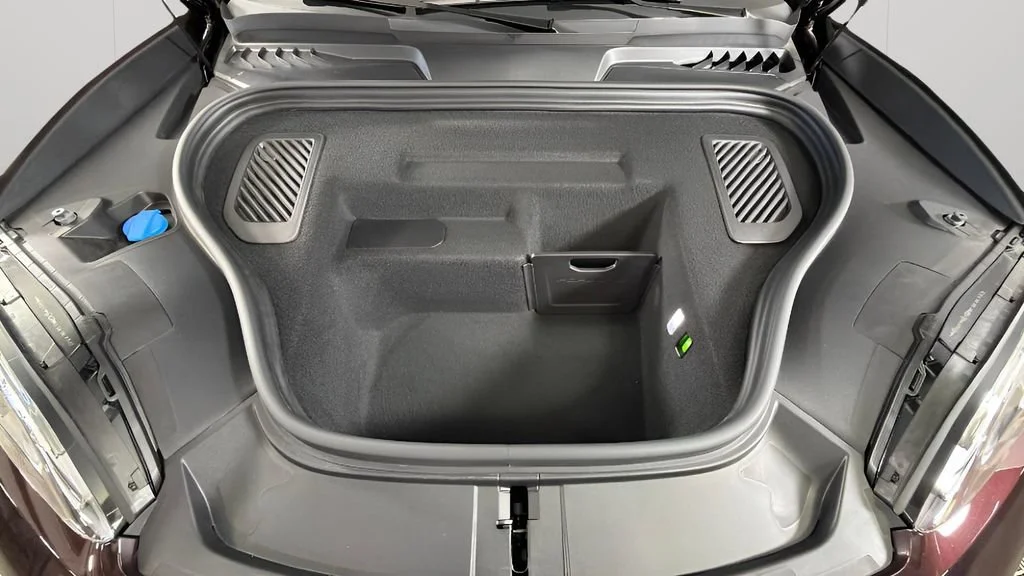 2025 Porsche Macan Base - Photo 40