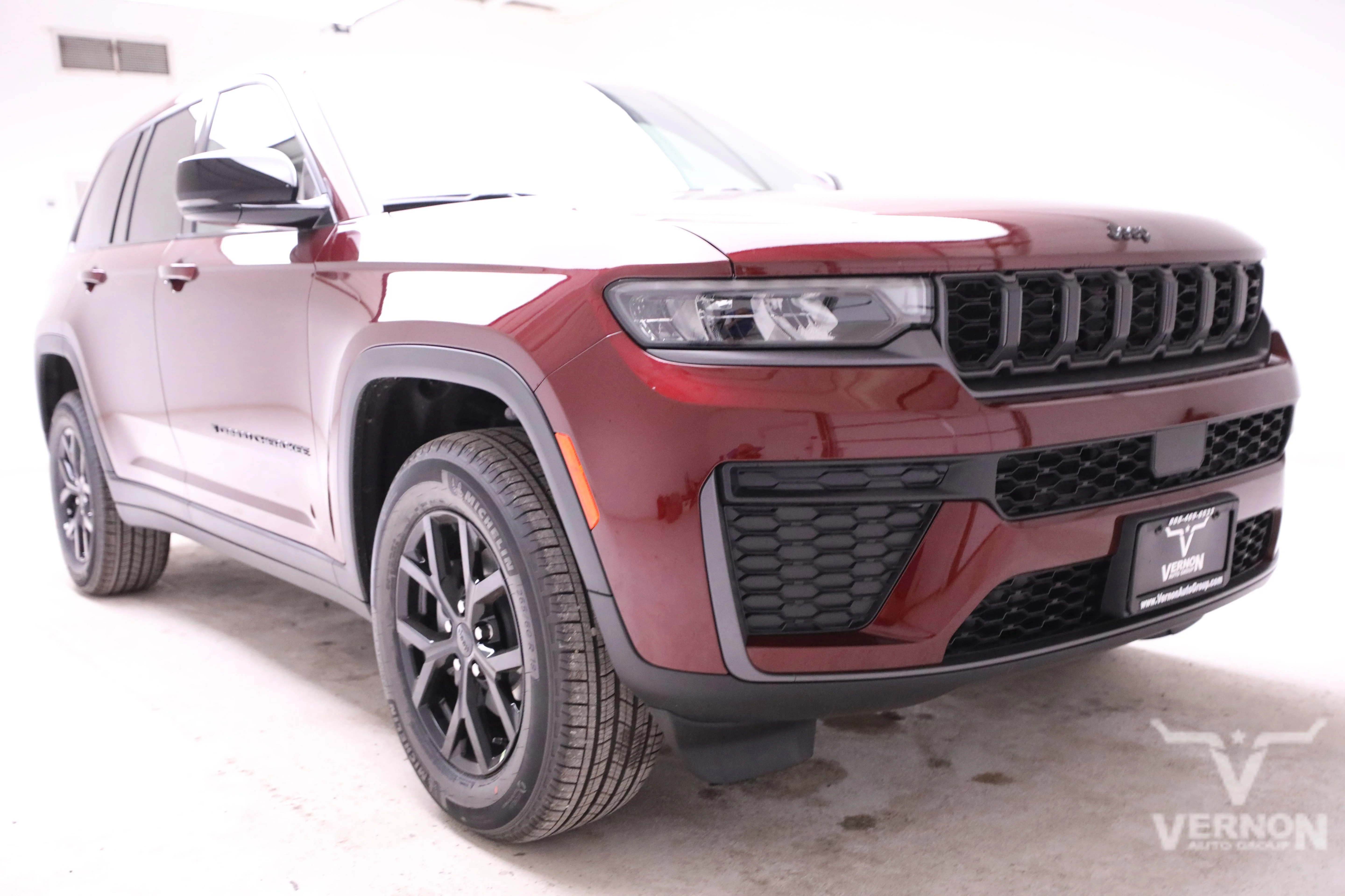 New 2026 Jeep Grand Cherokee Laredo Altitude 4x4