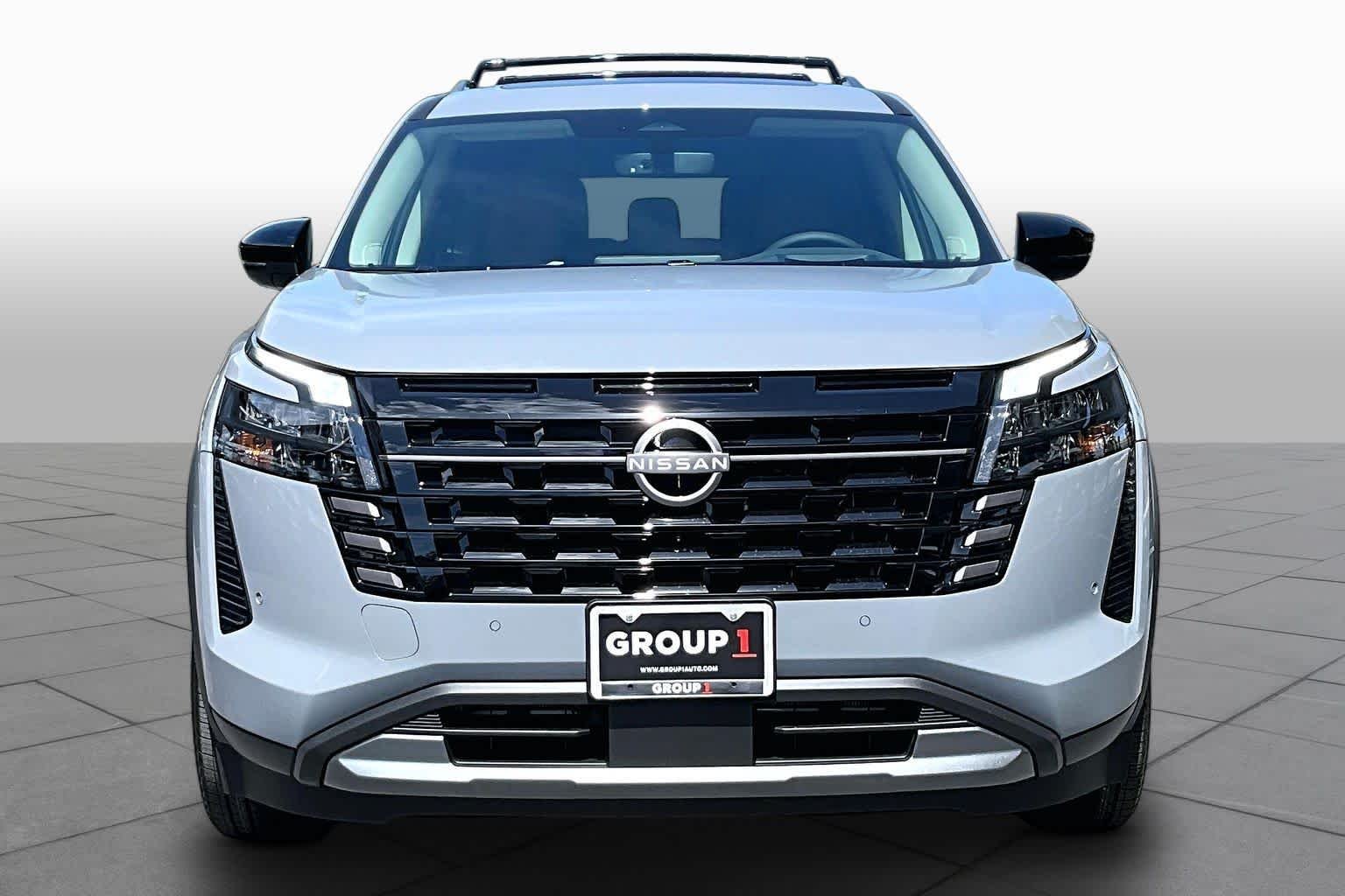 New 2026 Boulder Gray Pearl Nissan Platinum image 3
