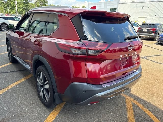 Used 2022 Scarlet Ember Tintcoat Nissan SL image 7