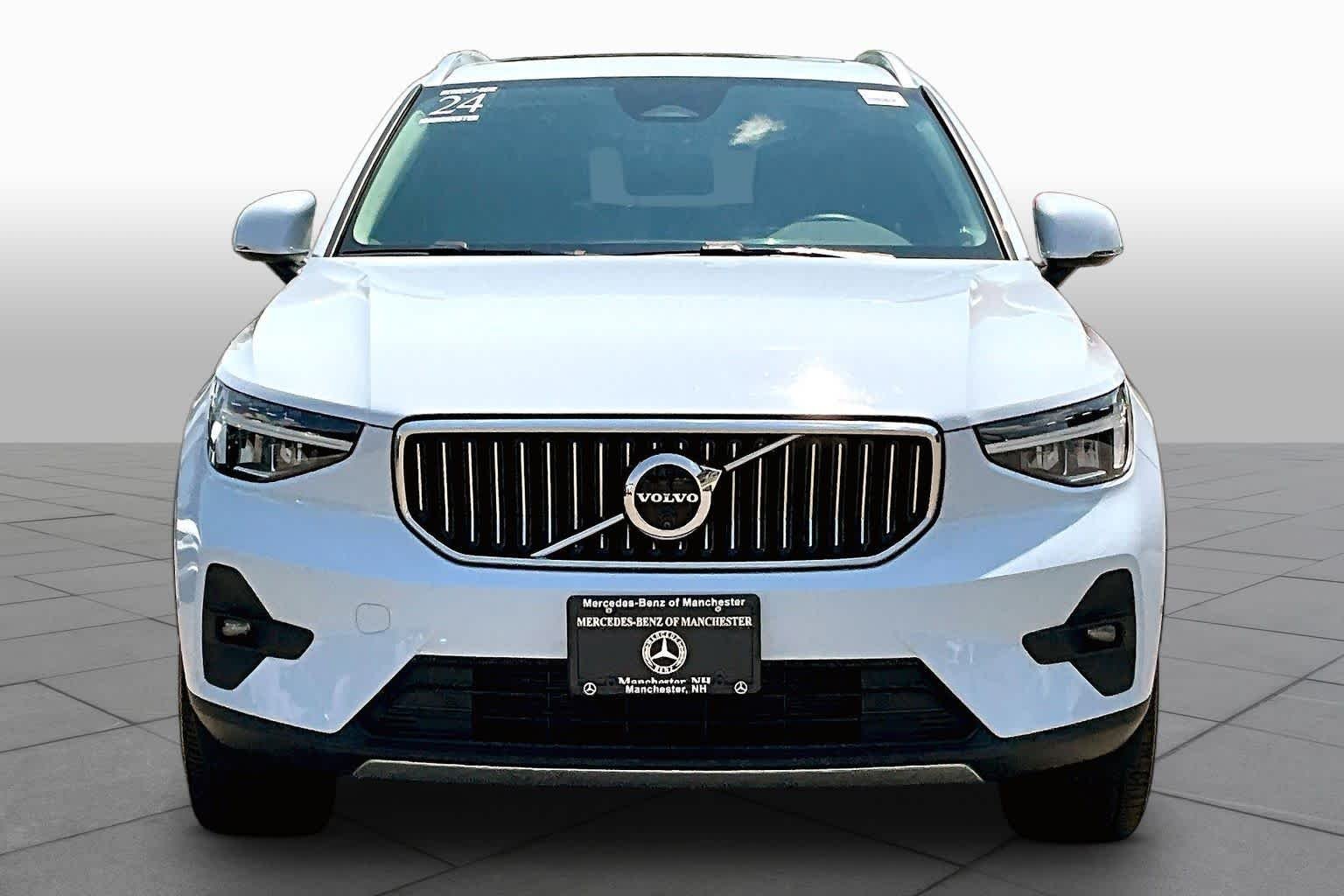 Used 2024 Cloud Blue Volvo Plus Bright Theme image 4
