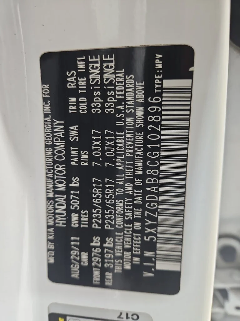 Used 2012 White Hyundai GLS image 23
