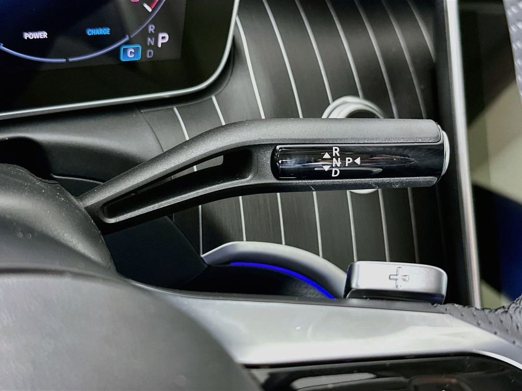New 2026 MANUFAKTUR Alpine Grey Mercedes-Benz C 300 image 17