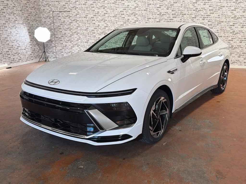 New 2027 Serenity White Hyundai SEL Sport image 3