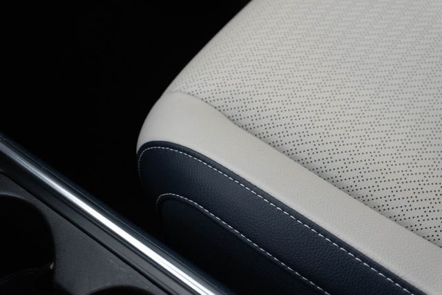 Used 2025 White Kia SX Prestige image 29