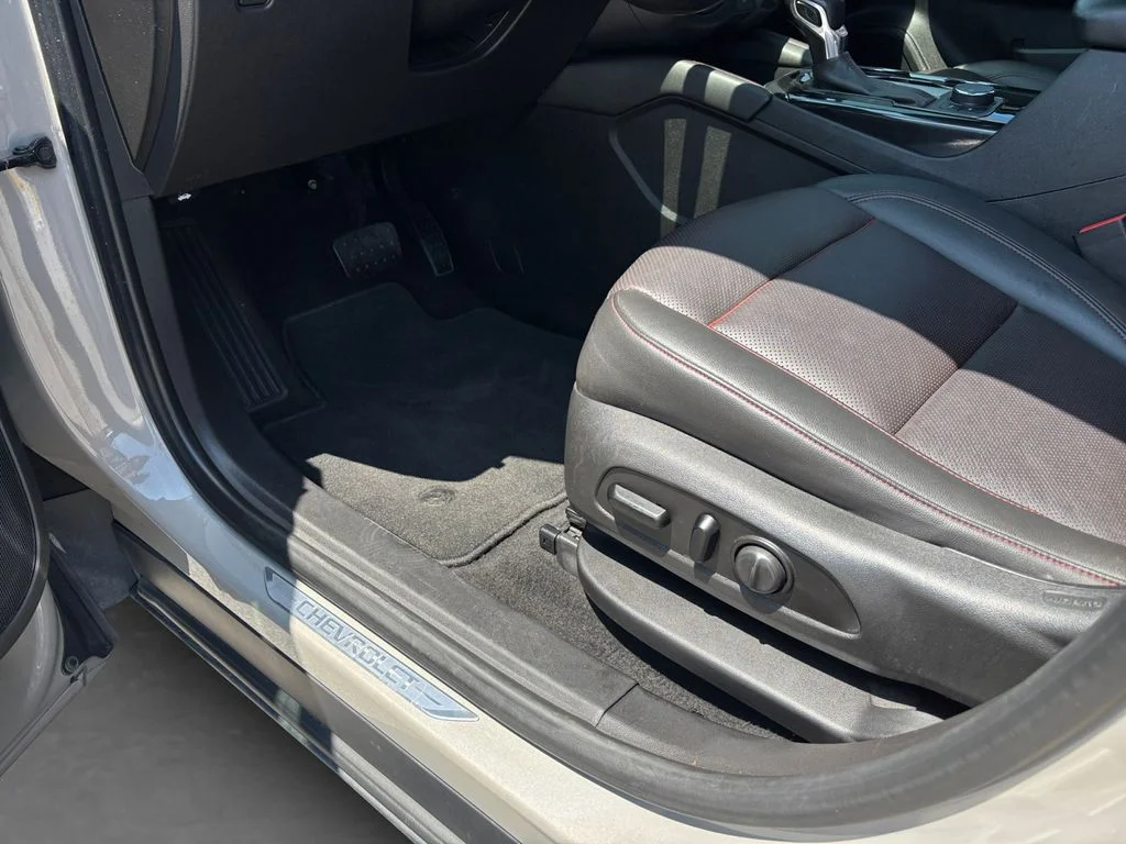 Used 2021 Gray Chevrolet RS image 35