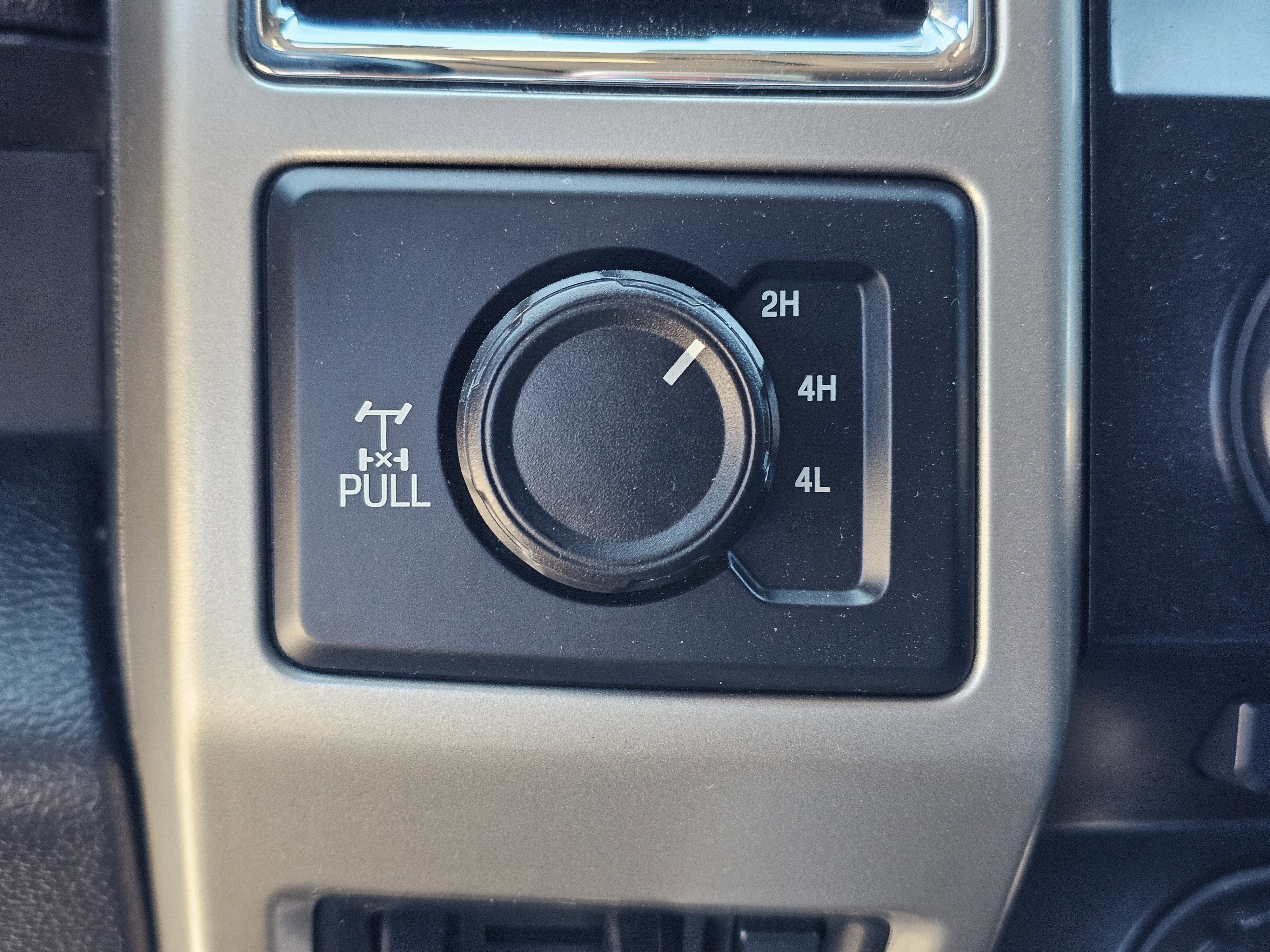 Used 2018 Shadow Black Ford LARIAT image 25