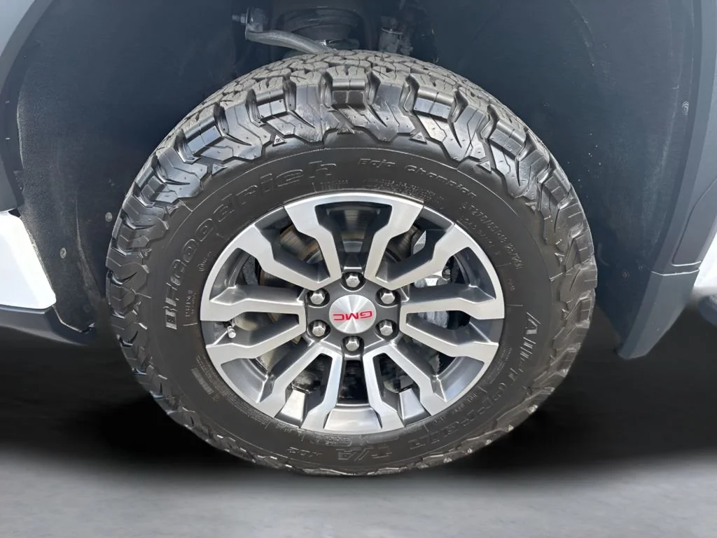 Used 2023 Summit White GMC AT4 image 37