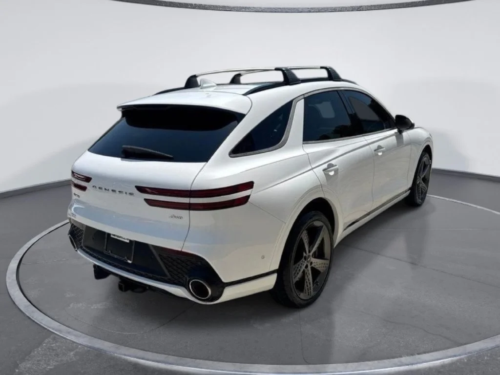Used 2023 White Genesis 2.5T image 7