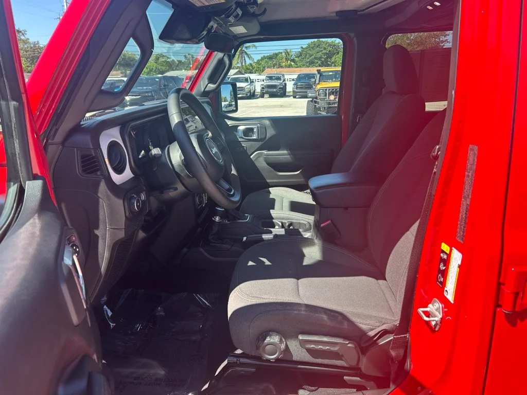 Used 2024 Red Jeep Sport S image 10