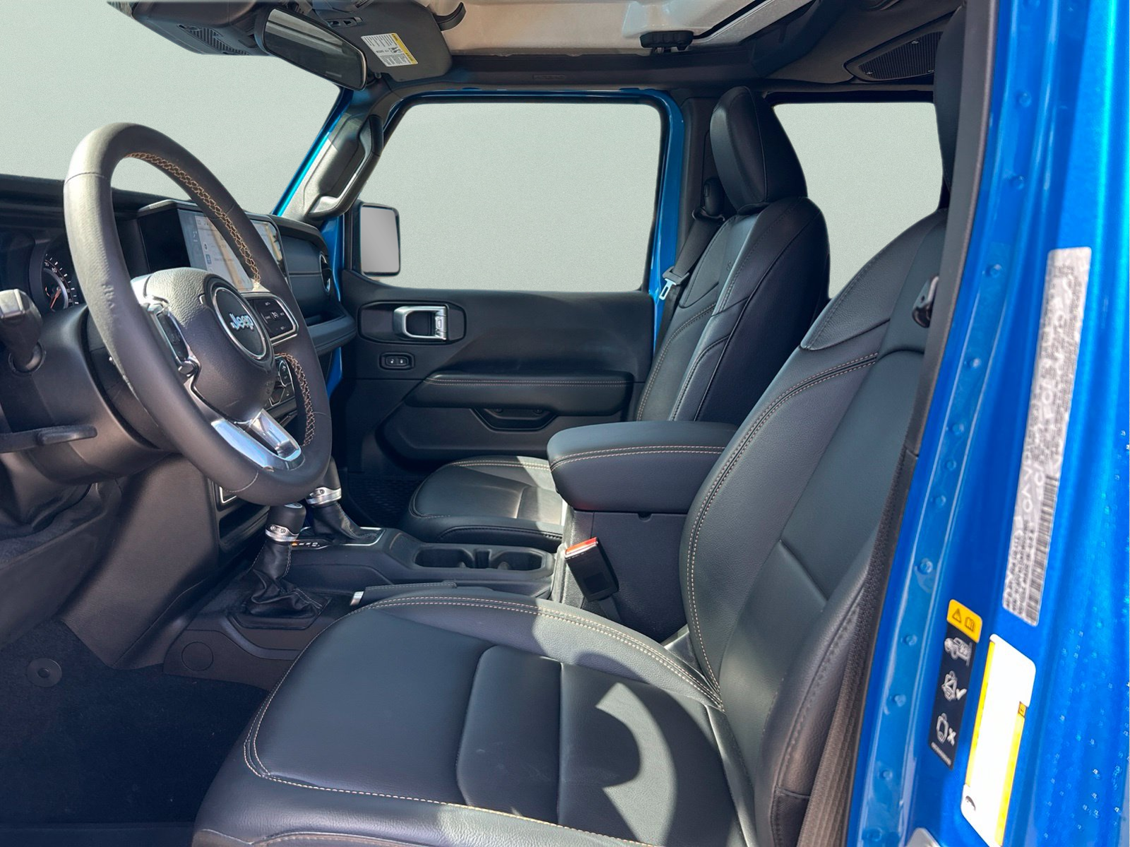 Used 2024 Blue Jeep Sahara image 9