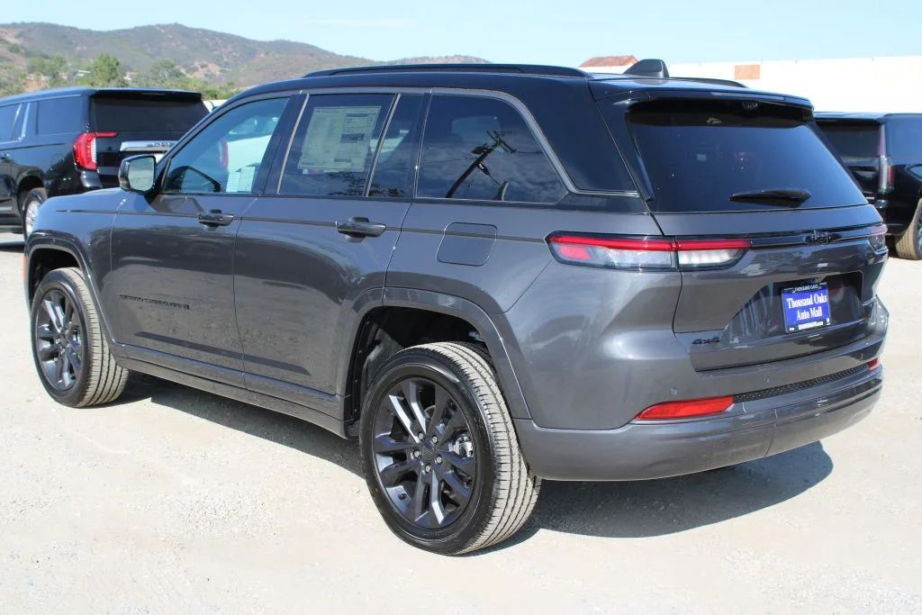 New 2026 Baltic Gray Metallic Clearcoat Jeep Limited Reserve image 6