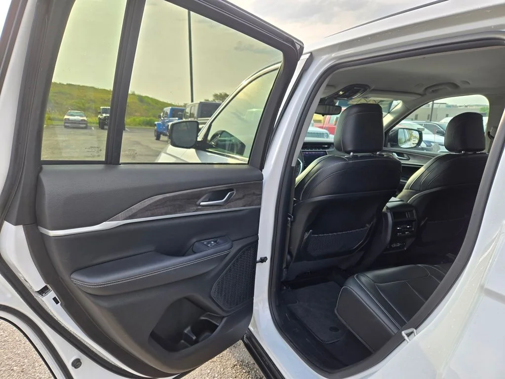 Used 2023 White Jeep Limited image 26