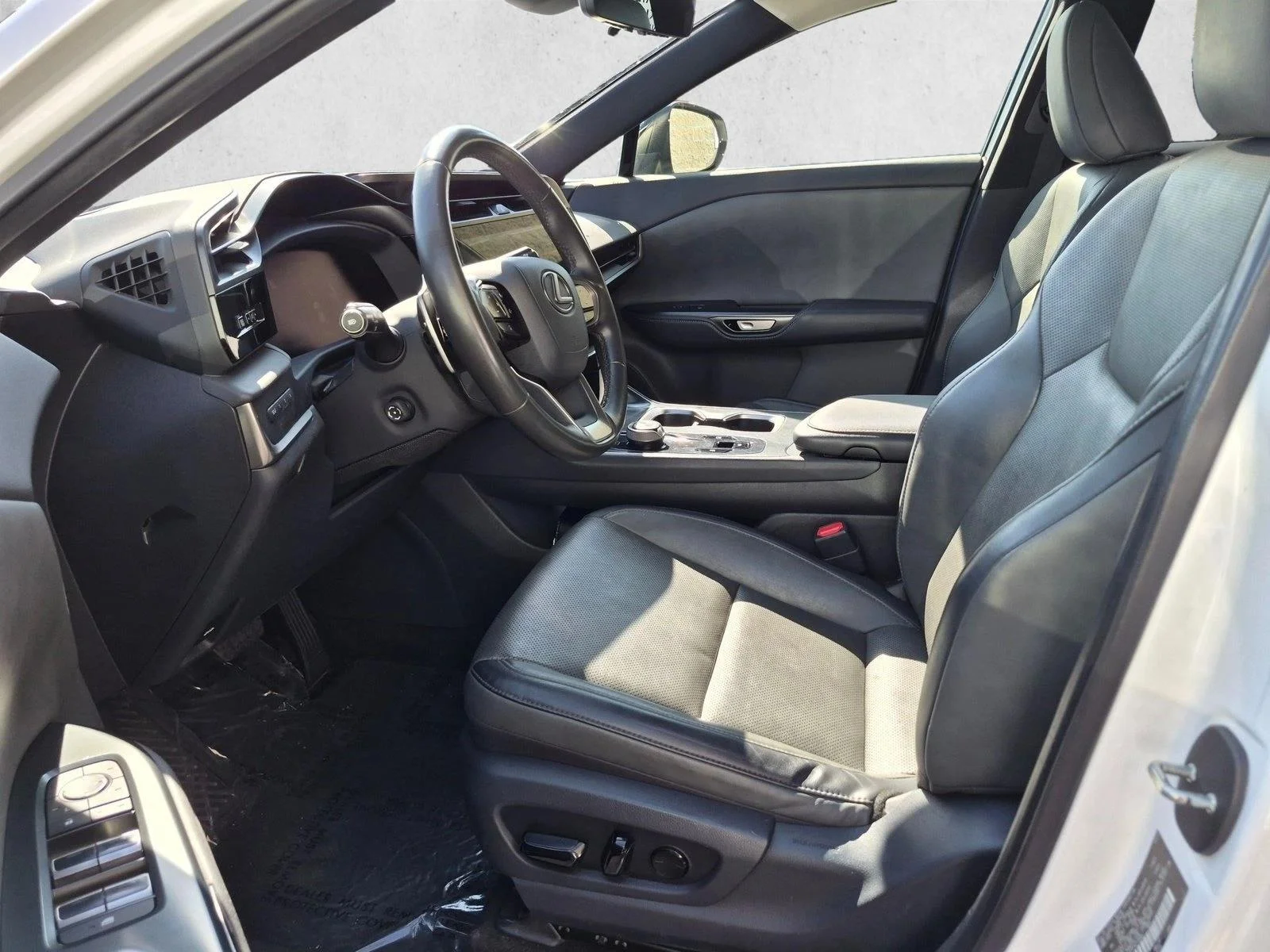 Used 2023 Eminent White Pearl Lexus RZ 450e Premium image 17
