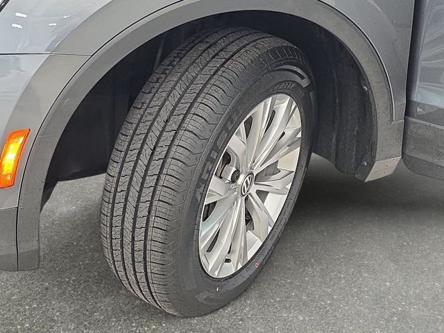 Used 2019 Platinum Gray Metallic Volkswagen 2.0T S image 31